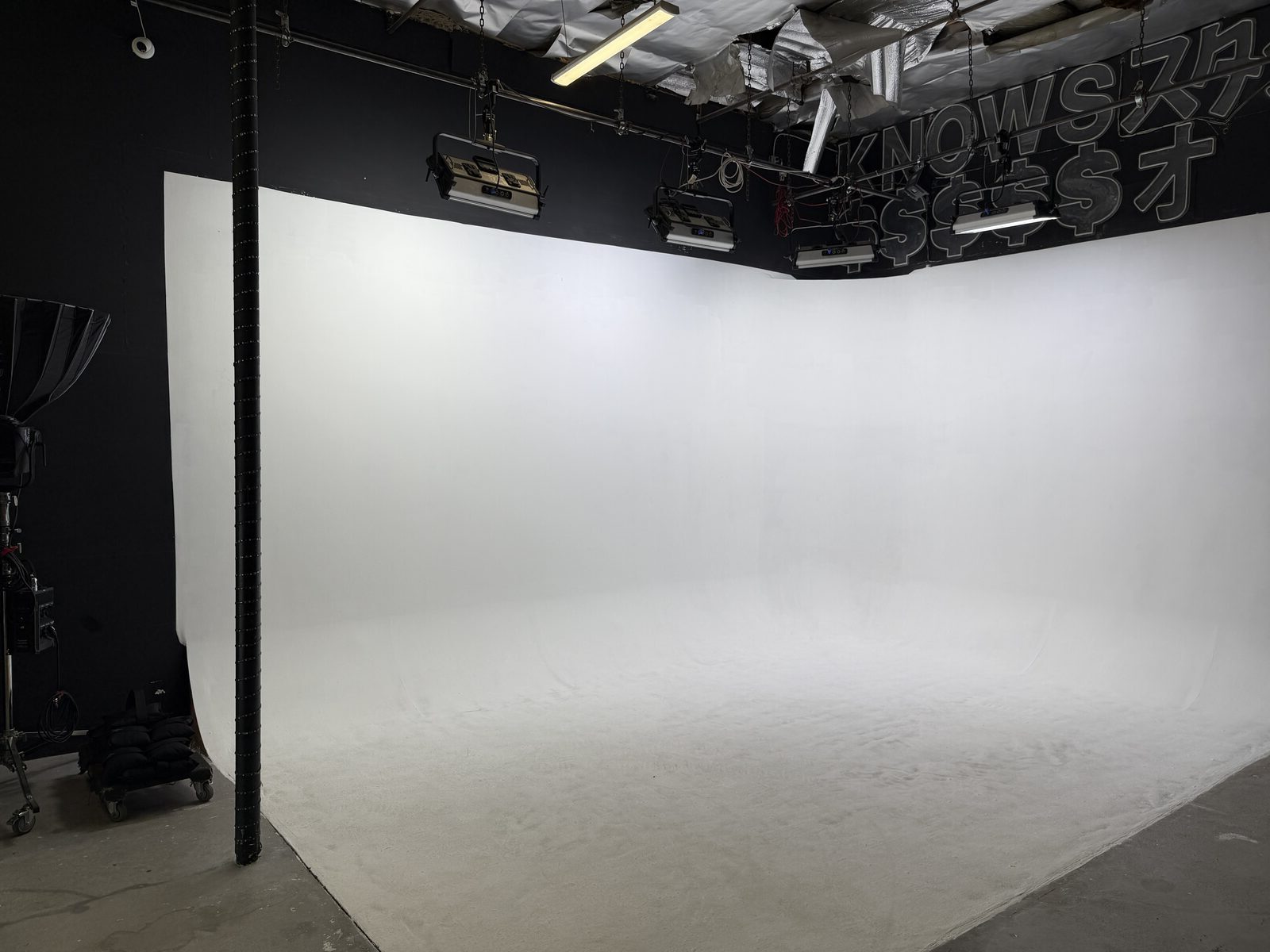 Film studio rental North Hollywood commercial production setup